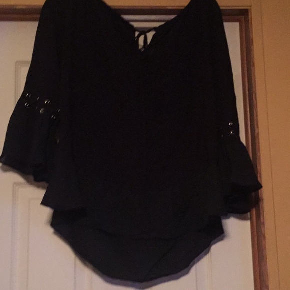 Top - Picture 2 of 4